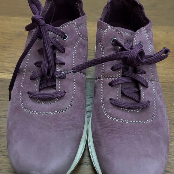 Purple LL Bean women’s sneakers size 9 - Picture 4 of 4
